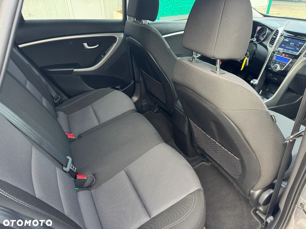 Hyundai i30 1.6 CRDi Premium - 10