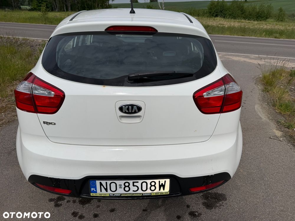 Kia Rio 1.2 L - 5