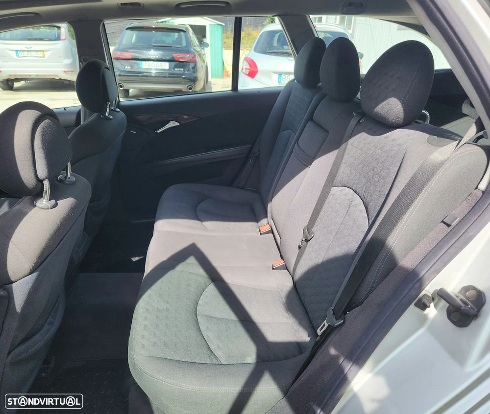 Mercedes-Benz E 220 CDi Avantgarde - 10