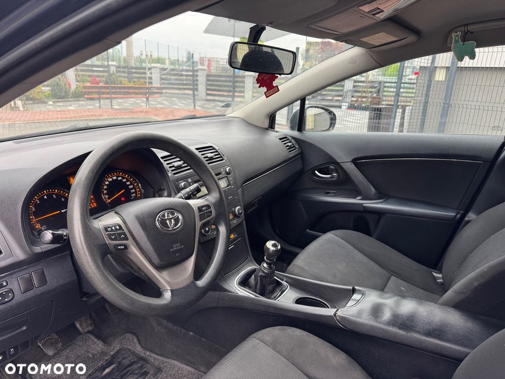Toyota Avensis - 20