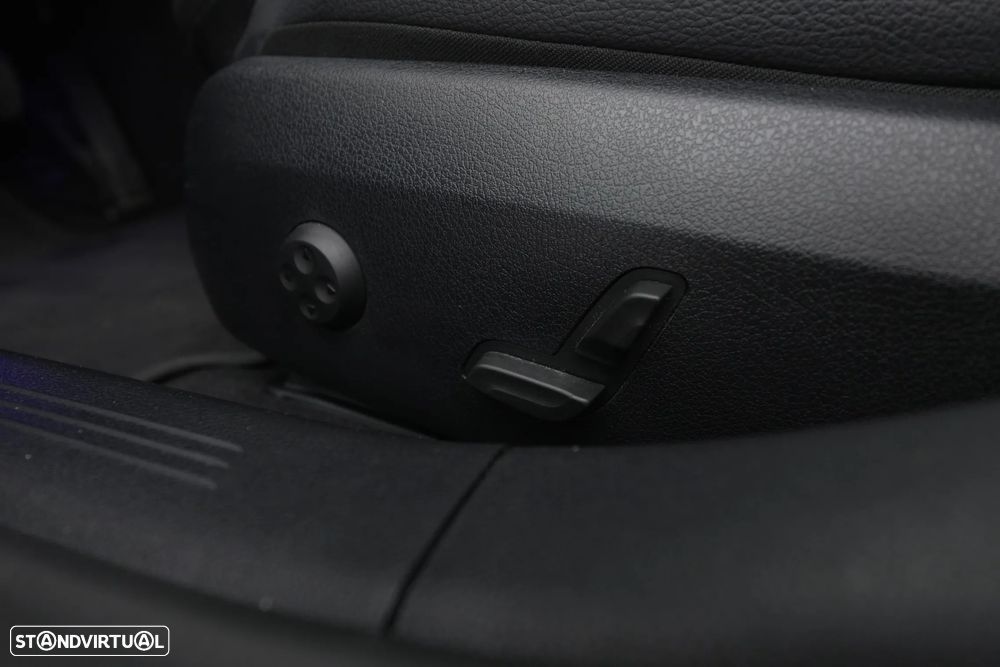 Mercedes-Benz E 300 e Avantgarde - 30