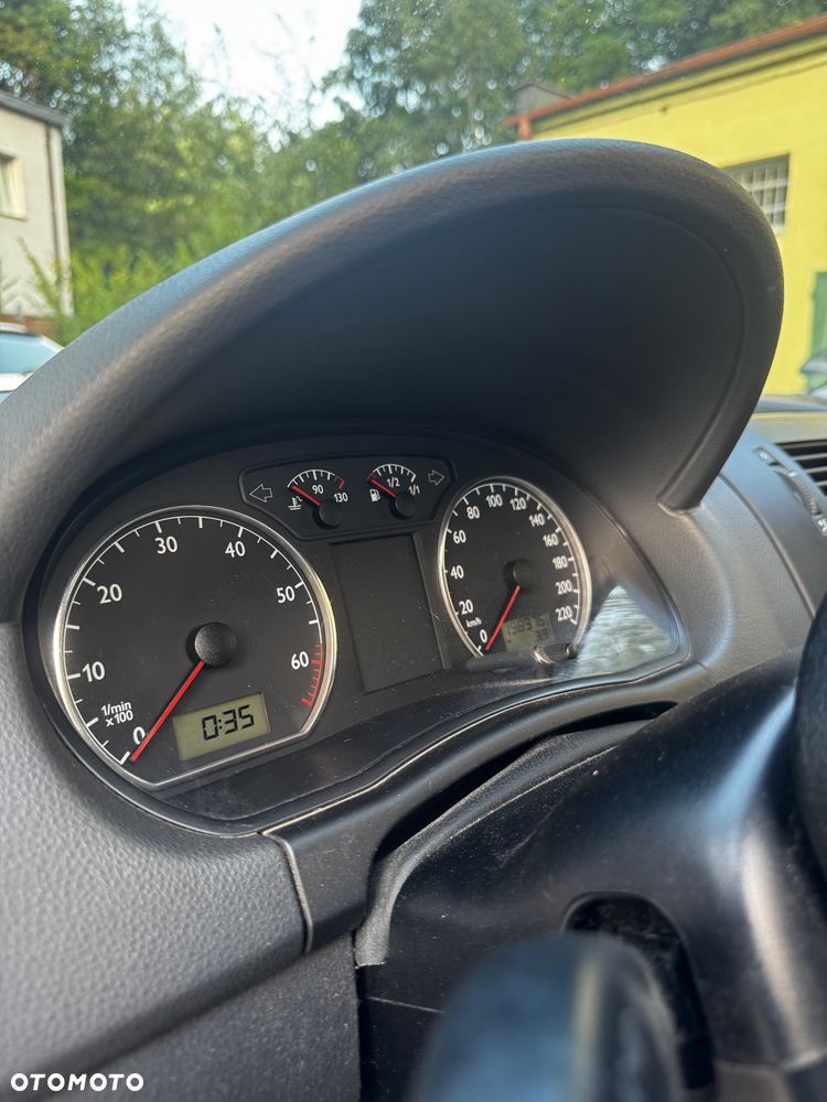 Volkswagen Polo - 11
