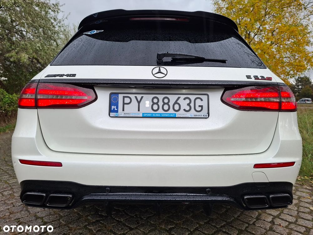 Mercedes-Benz Klasa E AMG 63 4Matic+ T 9G-TRONIC - 27