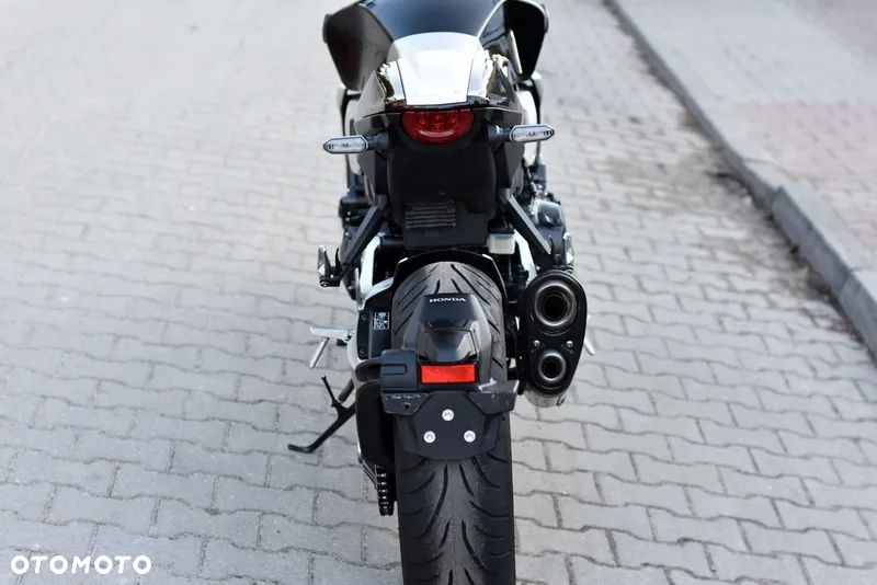 Honda CB - 23