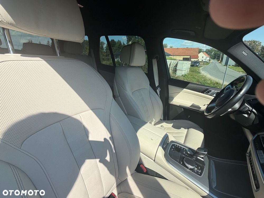 BMW X5 xDrive40i - 16