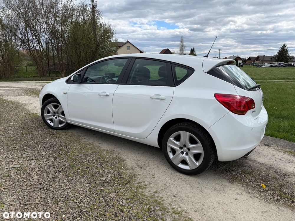 Opel Astra 1.4 Turbo - 8