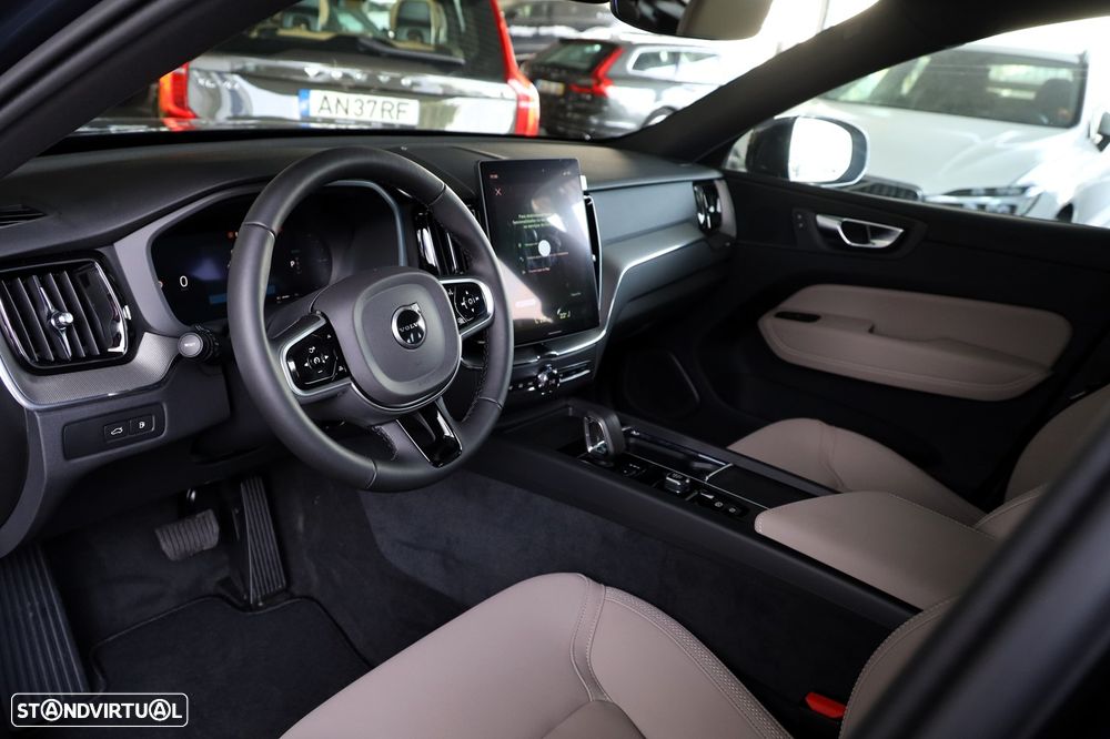 Volvo XC 60 2.0 T6 PHEV Core AWD - 16