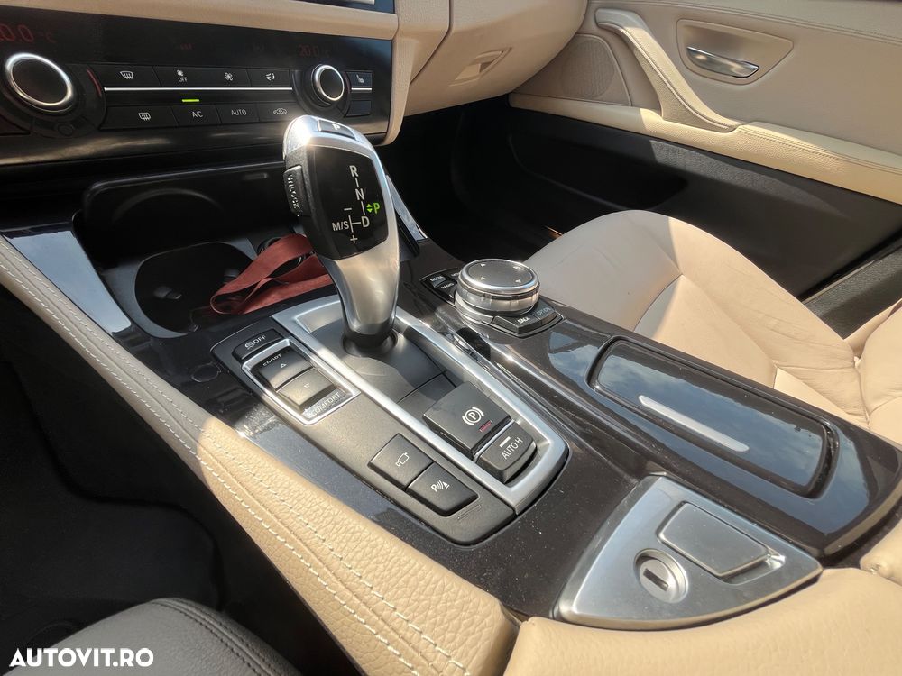 BMW Seria 5 518d Aut. - 25