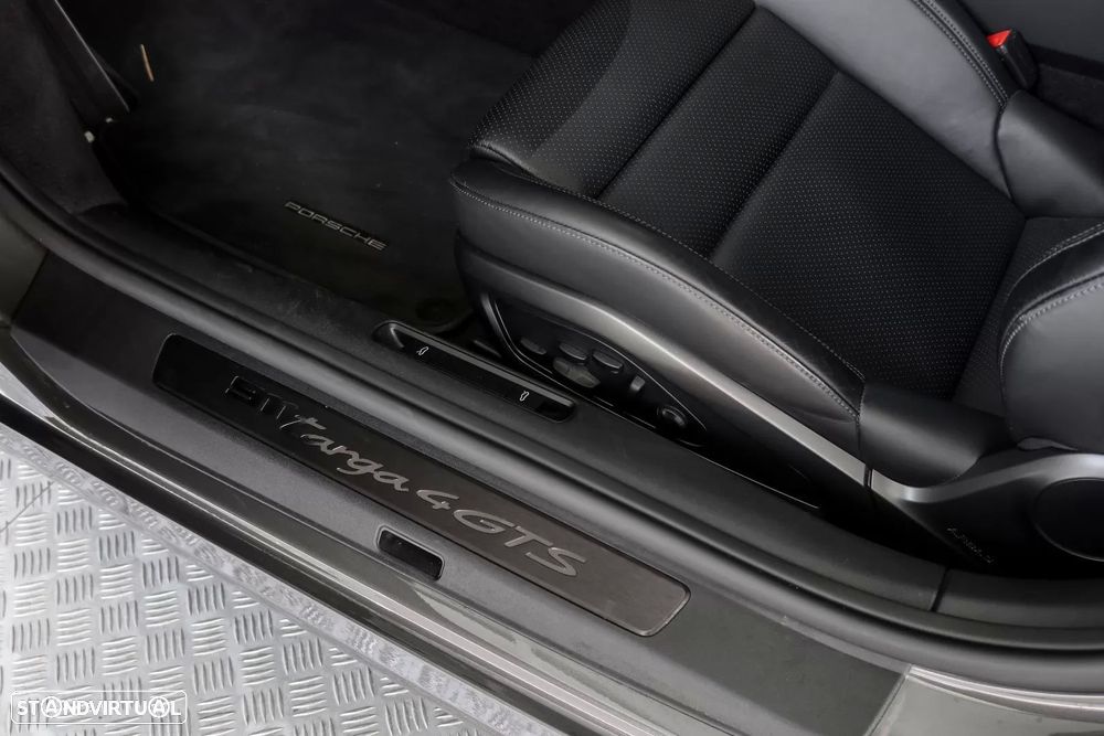 Porsche porsche-992 Targa 4 GTS PDK - 28