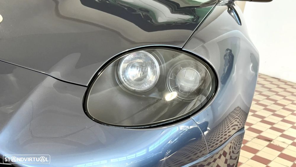 Aston Martin DB7 Vantage Volante - 13