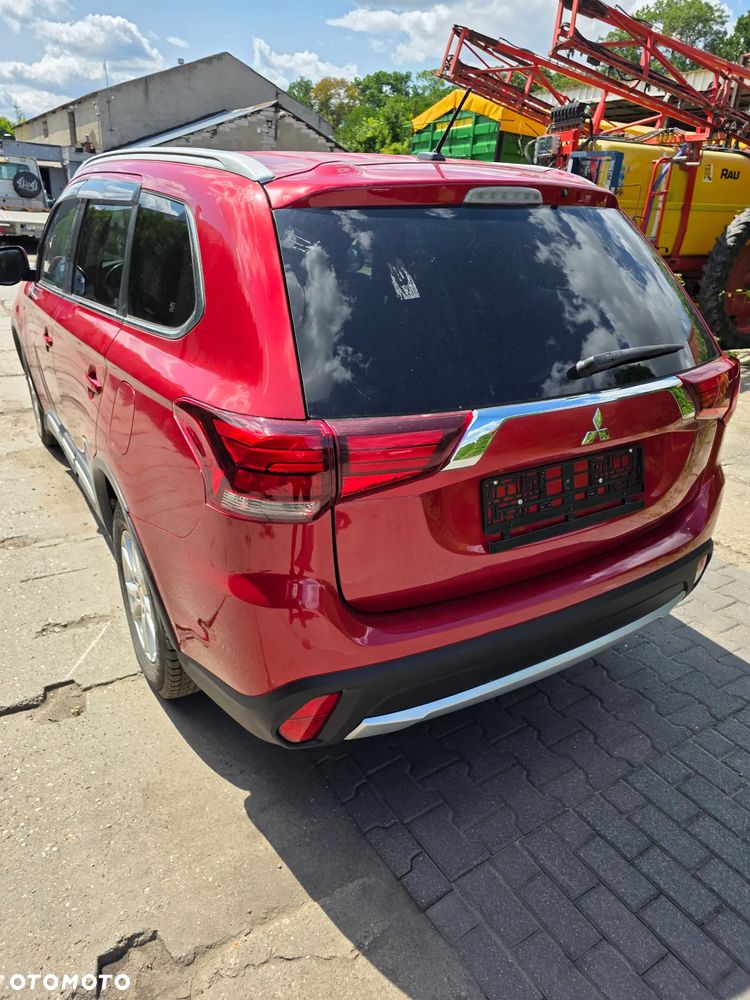 Mitsubishi Outlander - 9