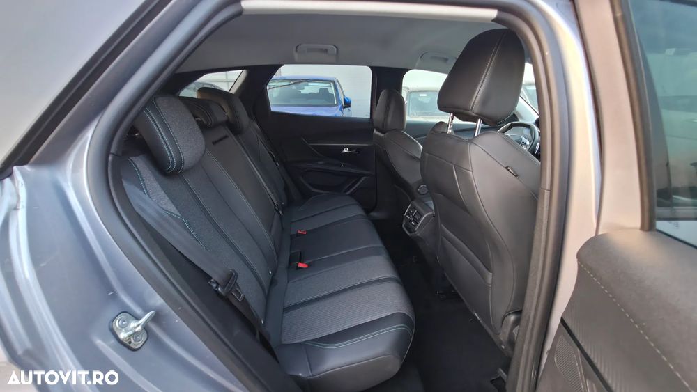 Peugeot 3008 PureTech 130 Stop & Start GPF EAT8 Allure Pack - 17