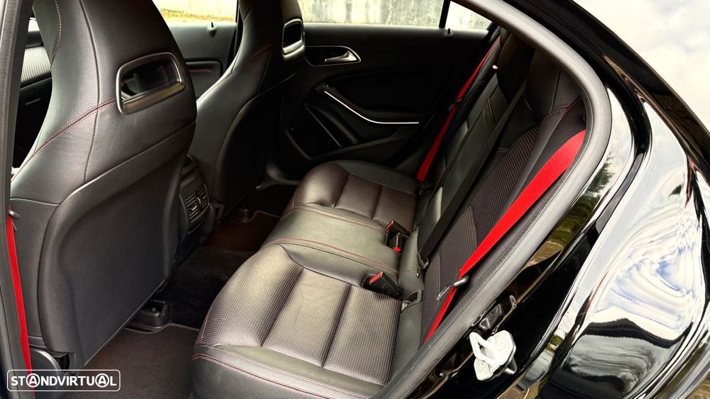 Mercedes-Benz A 45 AMG 4Matic Speedshift 7G-DCT - 12