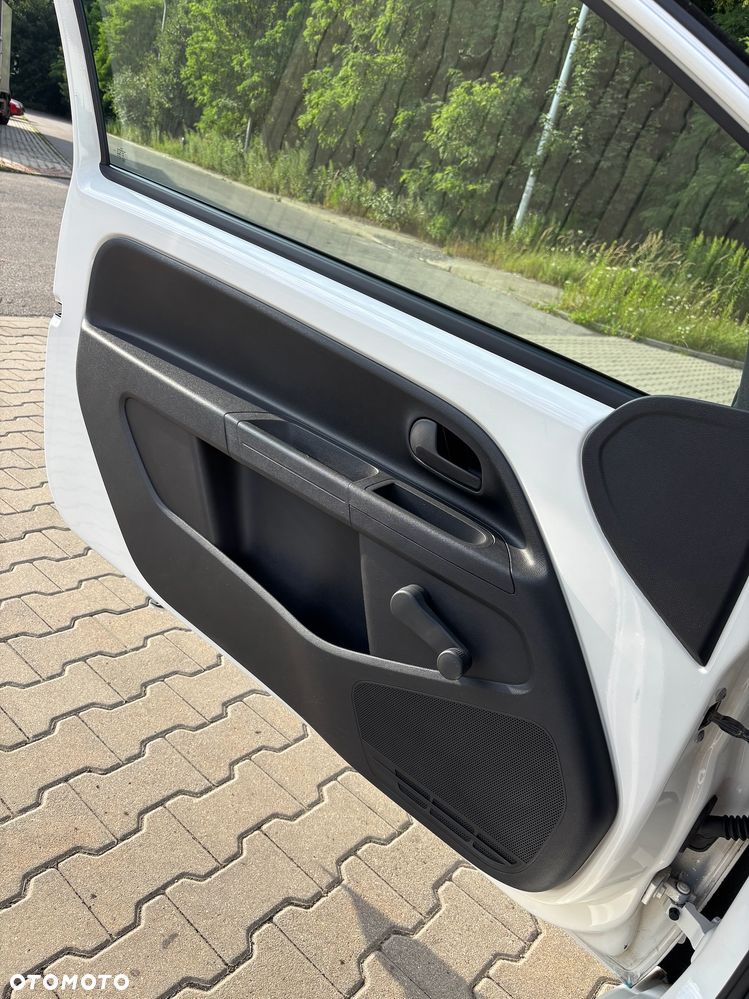 Volkswagen up! take - 19