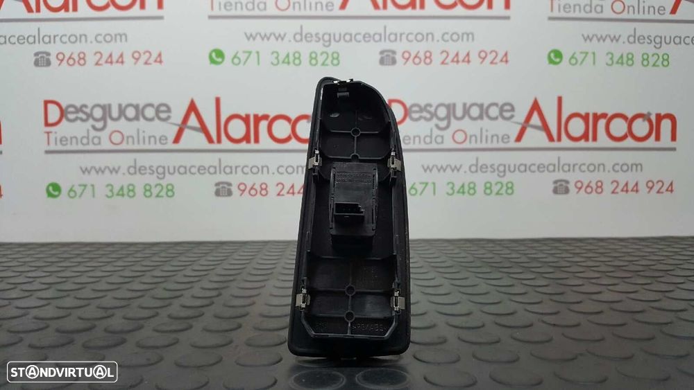 COMANDO DO ELEVADOR FRENTE DIREITO BMW SERIE 1 BERLINA (E81/E87) 120D - 4