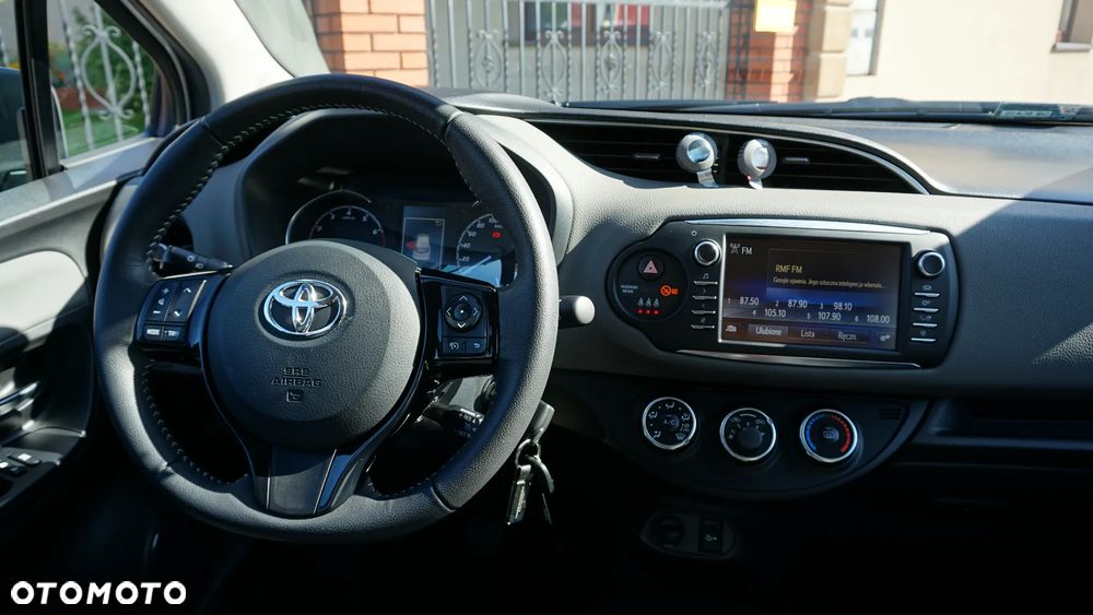 Toyota Yaris 1.5 Premium - 19