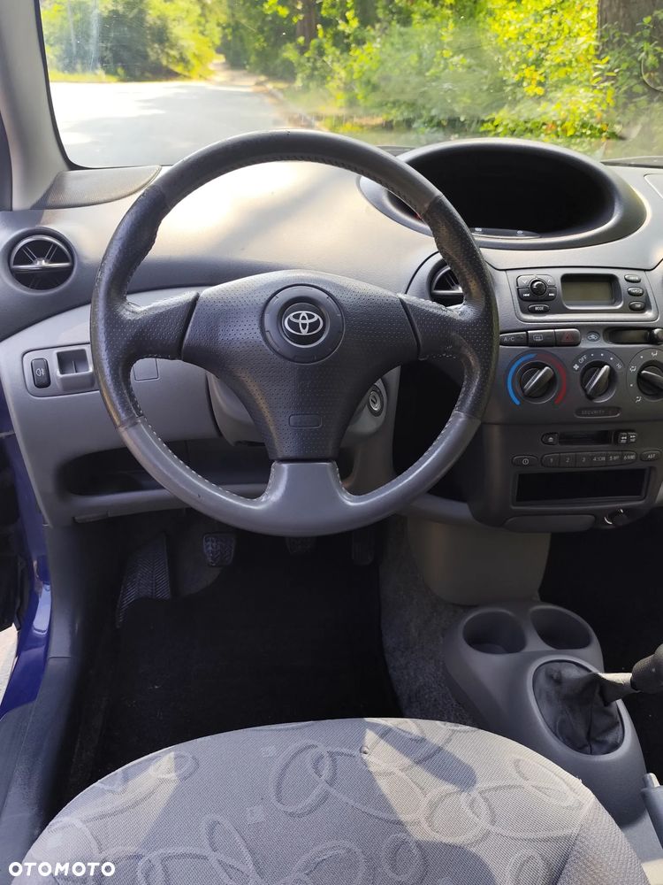 Toyota Yaris 1.0 Luna - 16