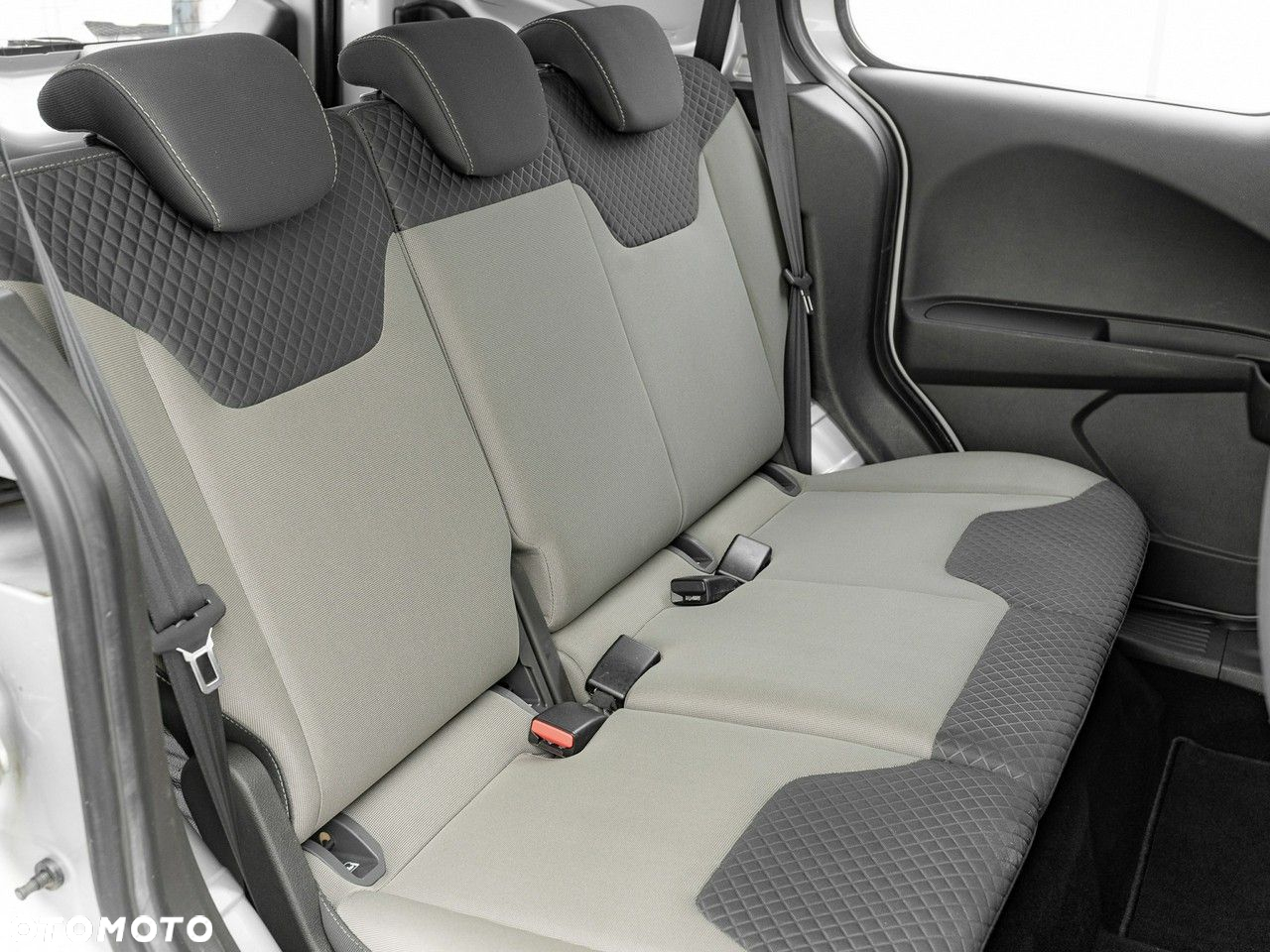 Ford Transit Courier 1.0 EcoBoost Trend - 23