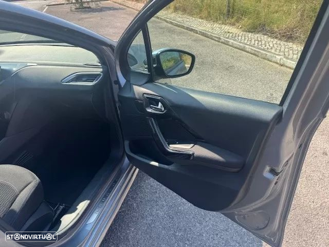 Peugeot 208 1.2 PureTech Allure - 9
