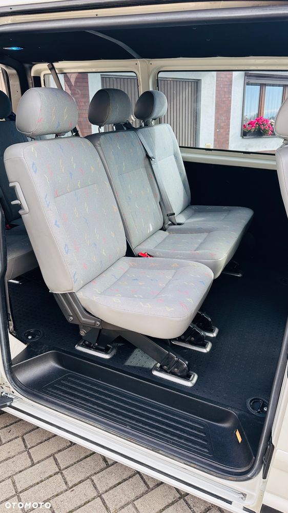 Volkswagen Transporter T5 TDI L1H1 - 7