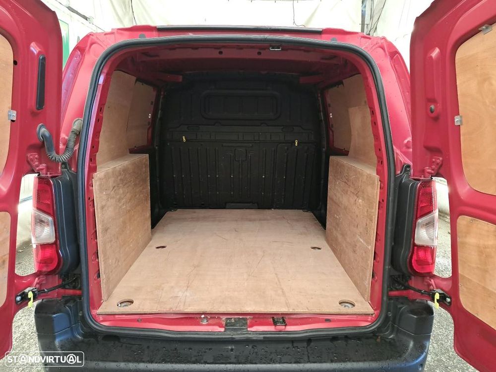 Peugeot Partner Asphalt 1.6 HDi 100cv Câmara CarPlay IVA Dedutível - 6