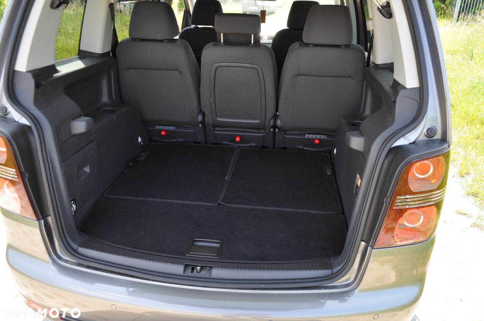 Volkswagen Touran - 14