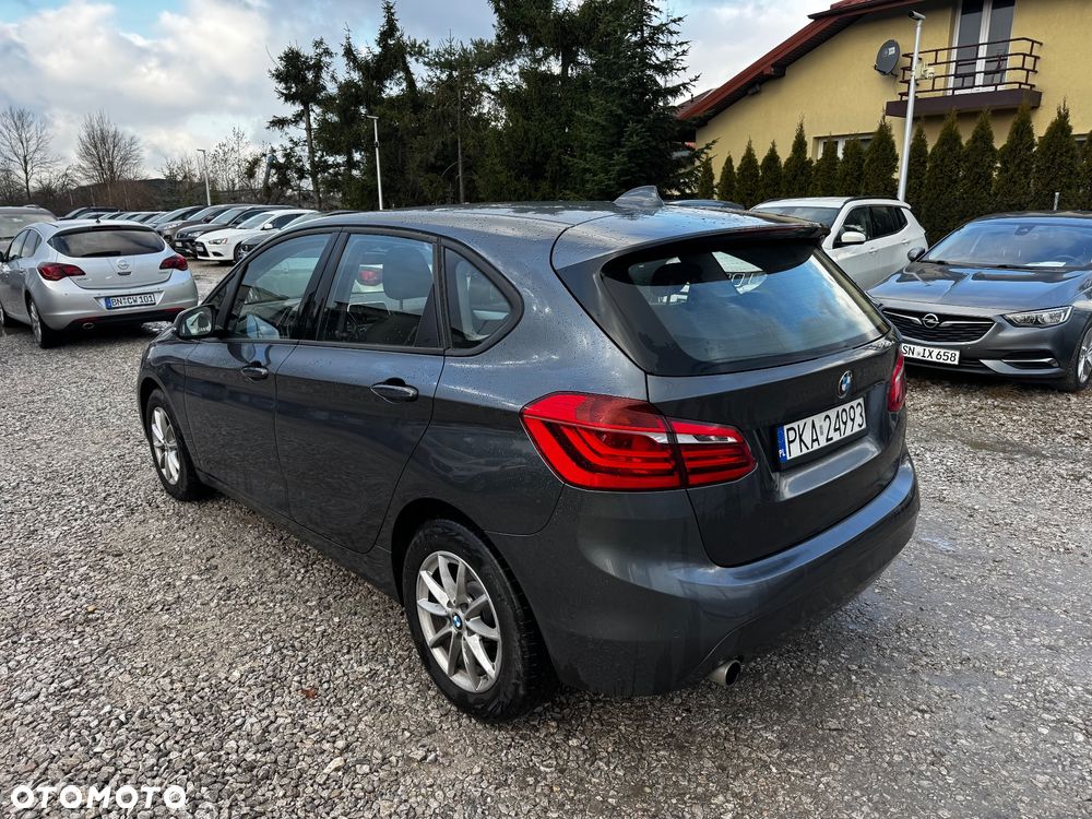 BMW Seria 2 218d - 17
