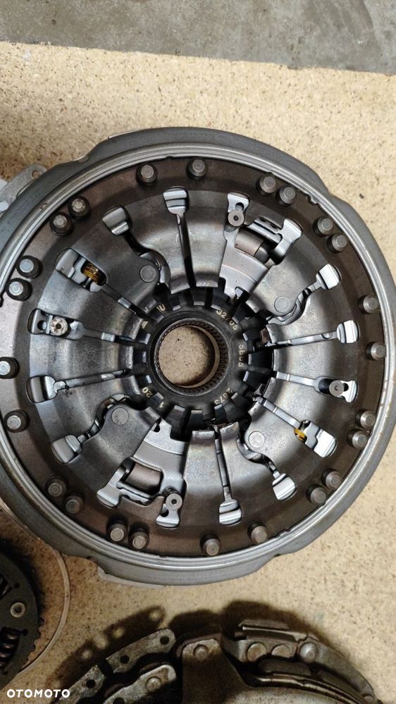 VOLKSWAGEN VW AUTOMAT AUTOMATYCZNE DIESEL / BENZYNA SPRZĘGŁO KOŁO ZAMACHOWE TARCZA DOCISK DWUMAS - 36