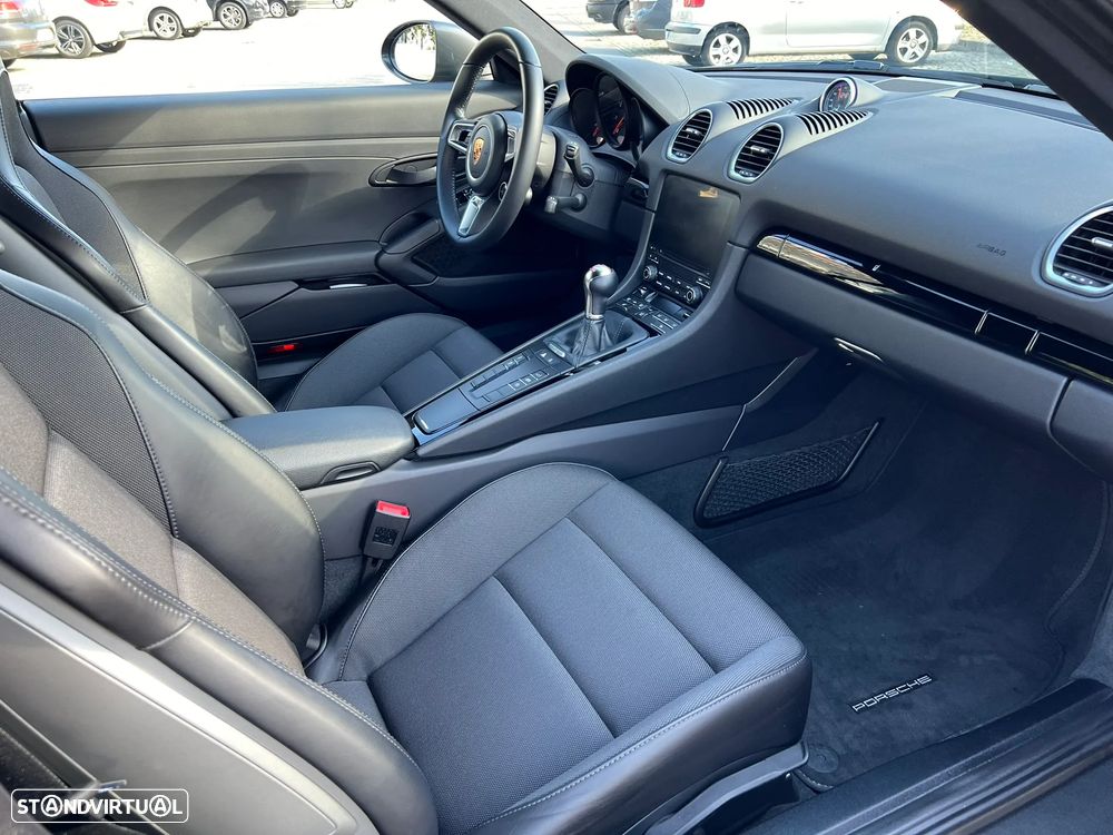 Porsche 718 Cayman T - 7