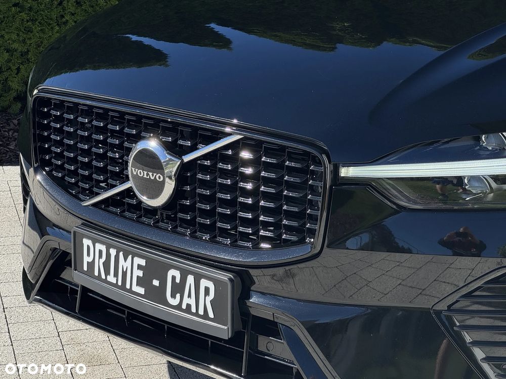 Volvo XC 60 B4 D AWD Plus Dark - 36
