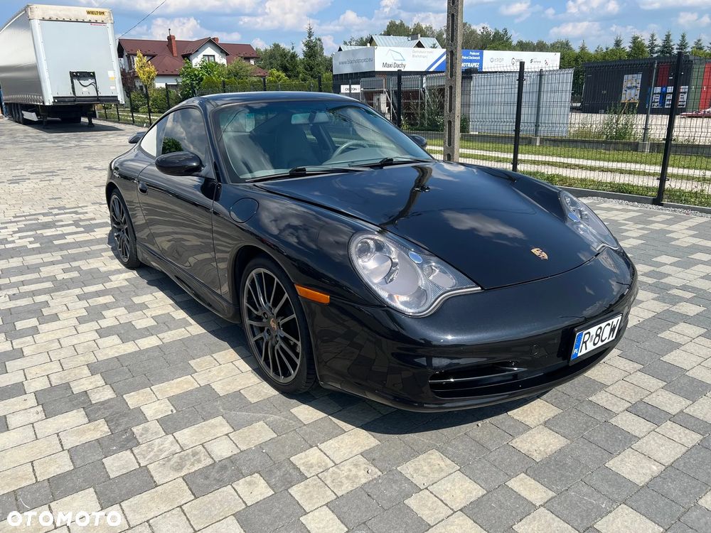 Porsche 911 Carrera - 4