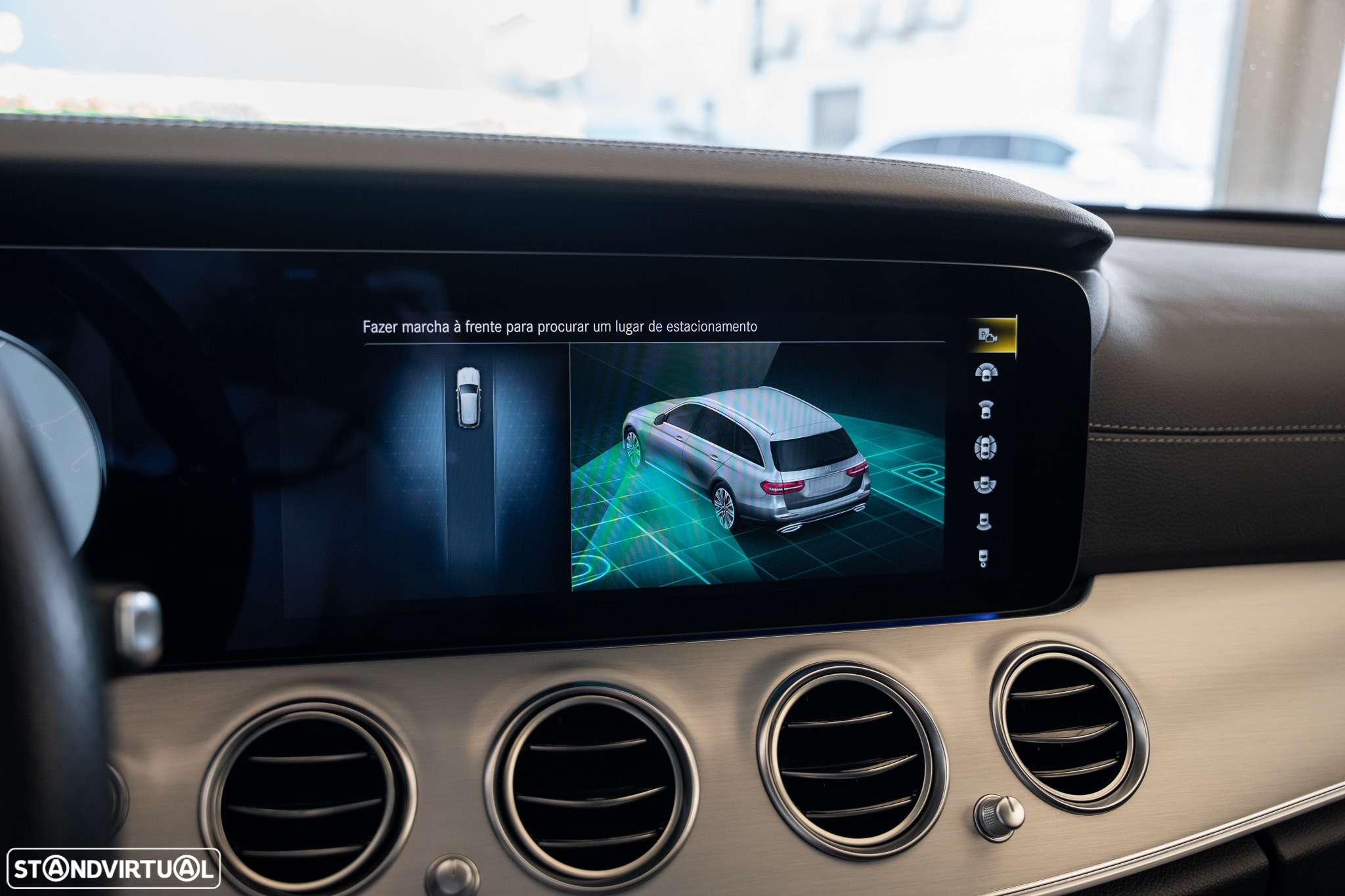 Mercedes-Benz E 300 de AMG Line 4Matic - 34