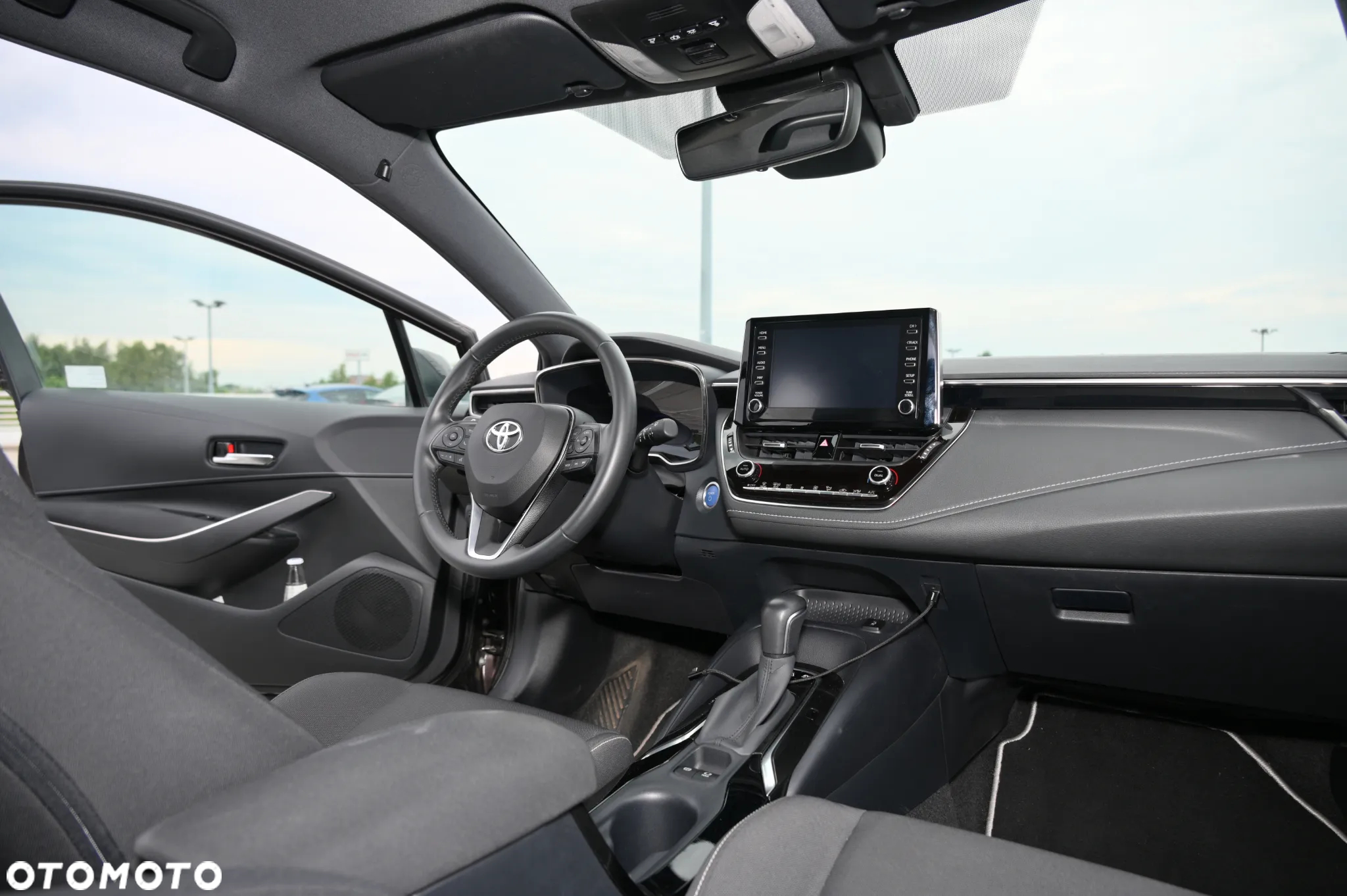 Toyota Corolla 2.0 Hybrid Comfort - 9