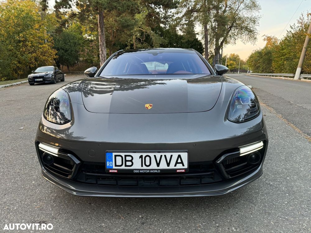 Porsche Panamera 4 E-Hybrid - 12