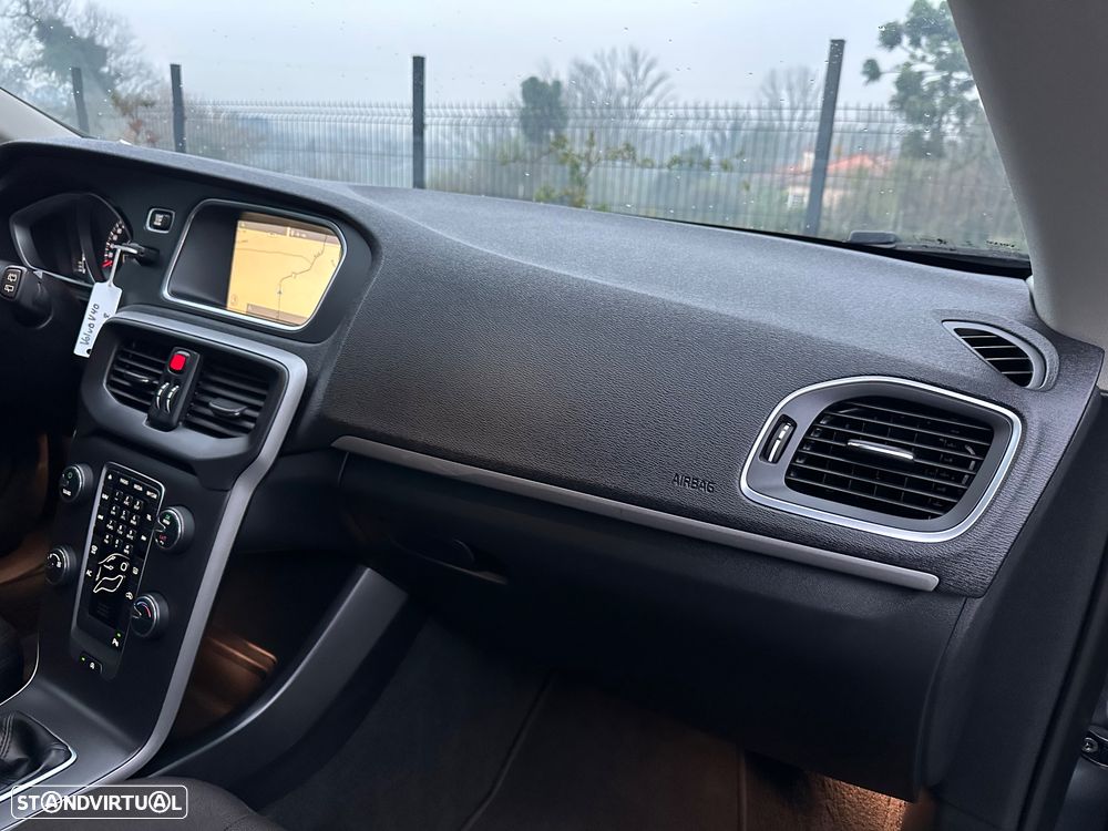 Volvo V40 D2 Momentum - 13