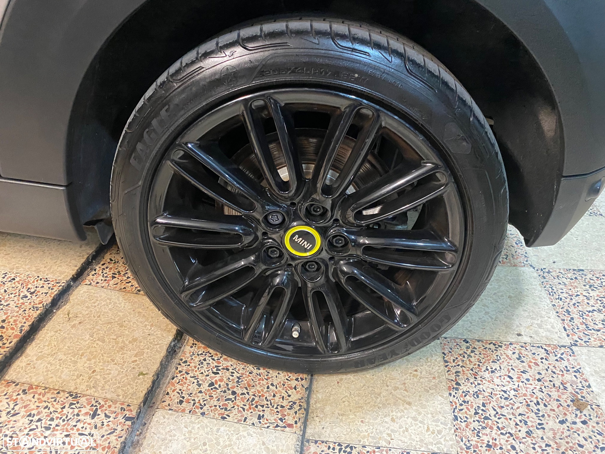MINI 3 Portas Cooper SE Collection 2021 - 25