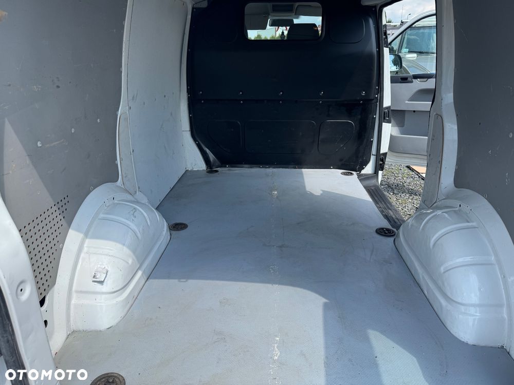 Volkswagen Transporter - 12