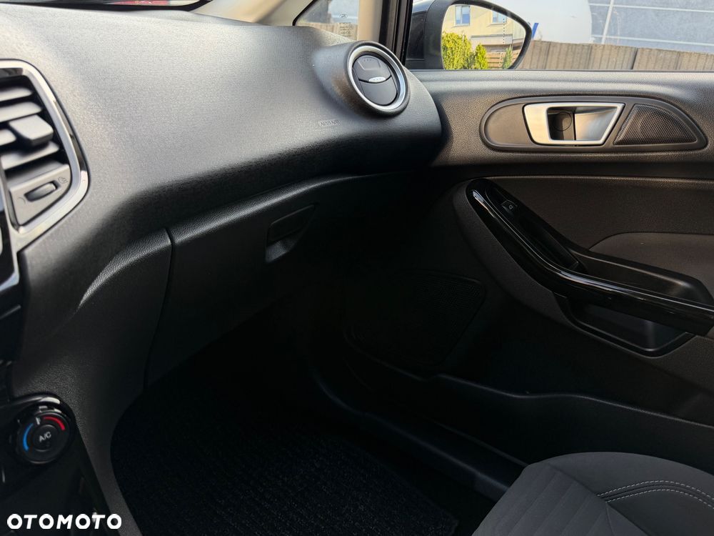 Ford Fiesta 1.4 Titanium - 35