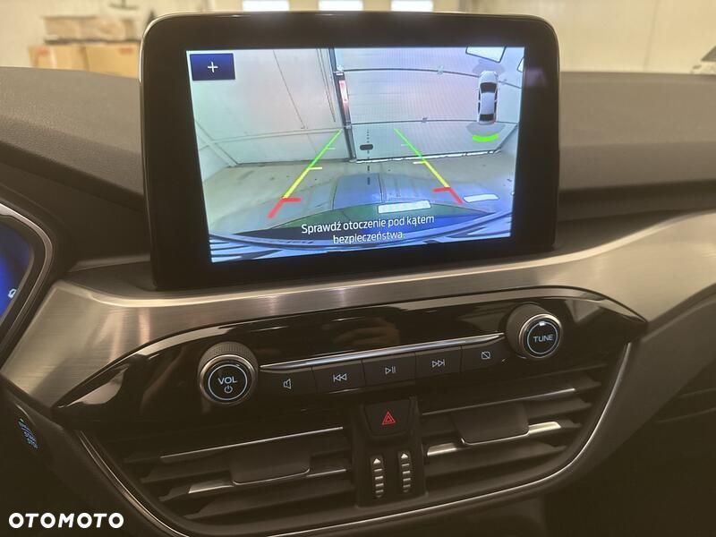 Ford Kuga - 16