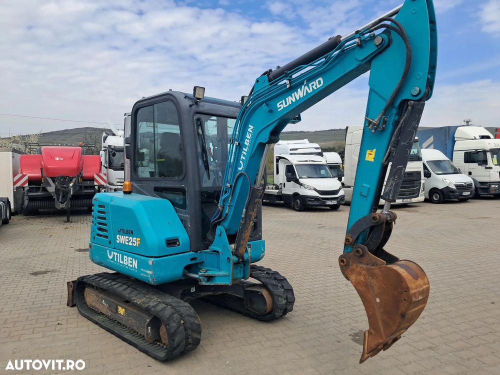 SUNWARD SWE25 F MINIEXCAVATOR SENILE O CUPA LAMA TIP BULDOZER - 2