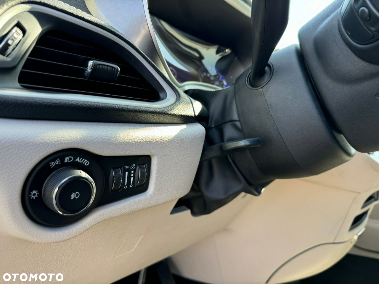 Chrysler Pacifica - 17