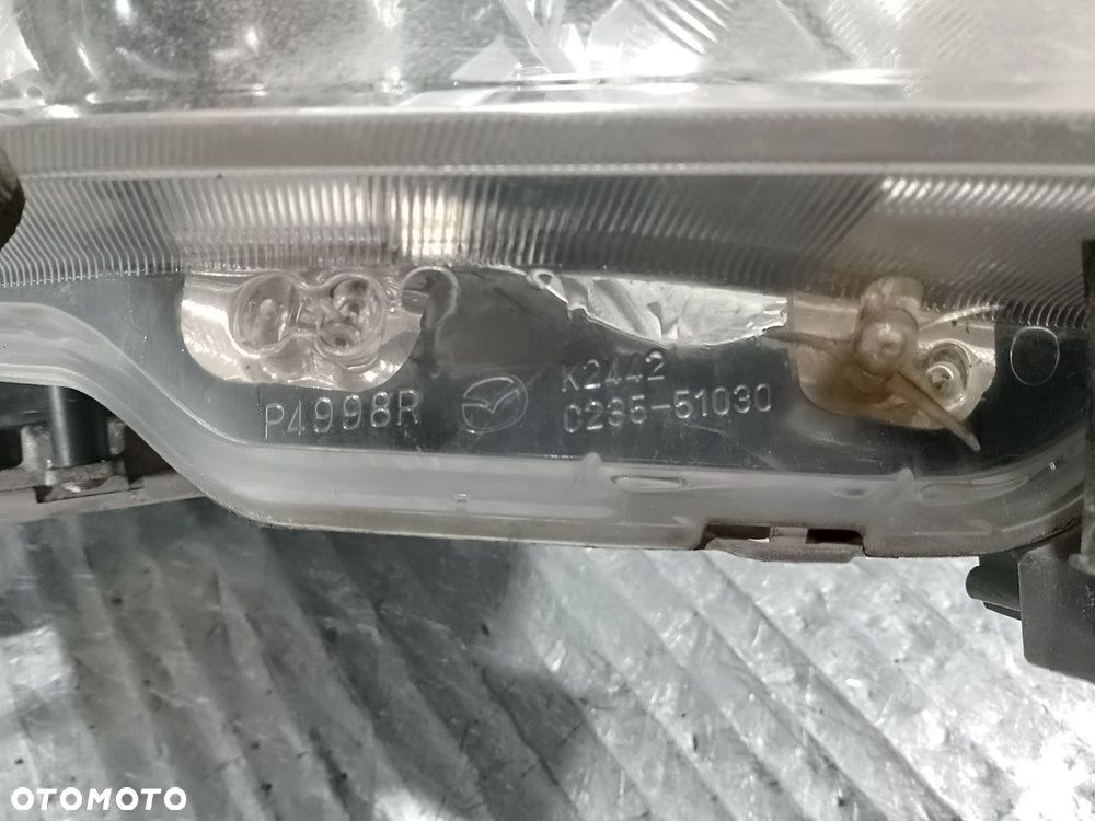 LAMPA PRZÓD PRAWA XENON MAZDA 5 ( 05-10 ) 2.0 DIESEL C235-51030 - 2
