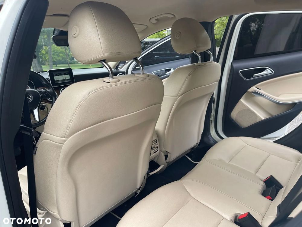Mercedes-Benz GLA 250 4-Matic - 28