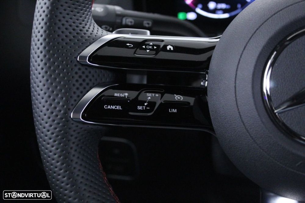 Mercedes-Benz GLA 180 d AMG Line - 23