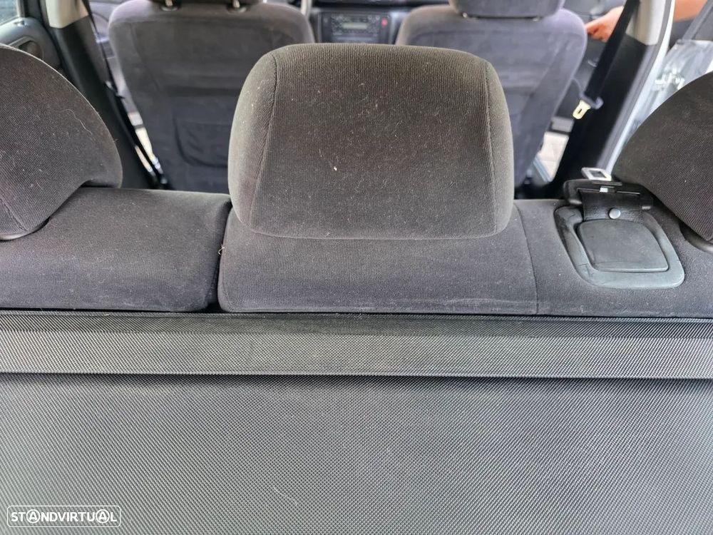 VW Passat Variant 1.9 TDi Confortline - 32