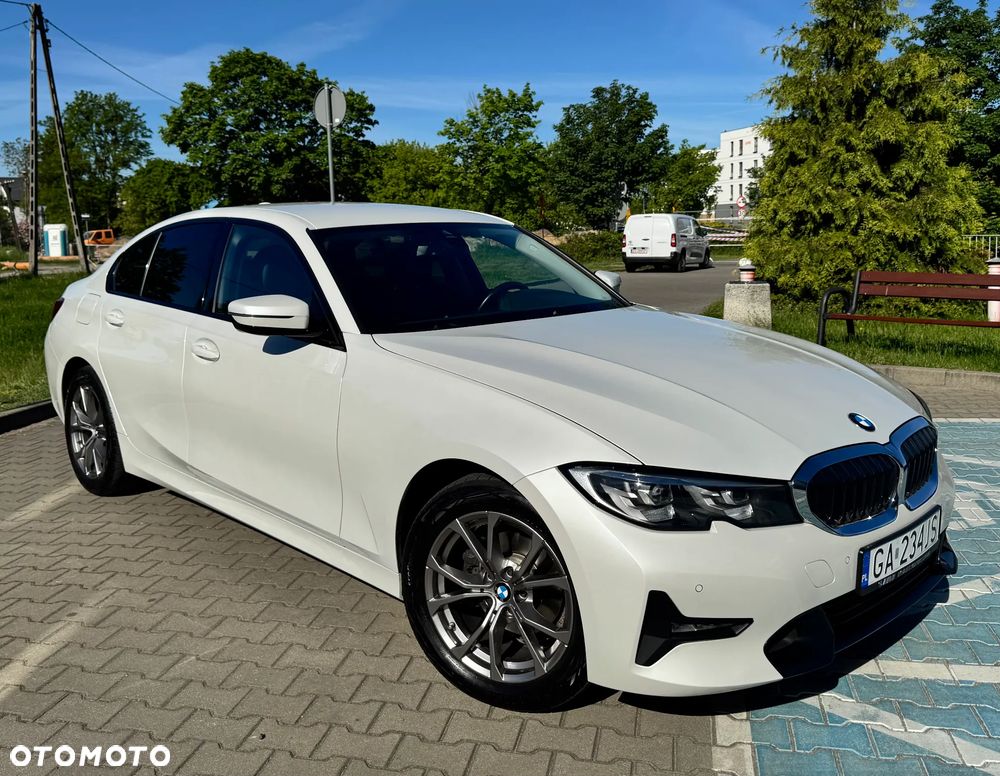 BMW Seria 3 318i Sport Line - 1