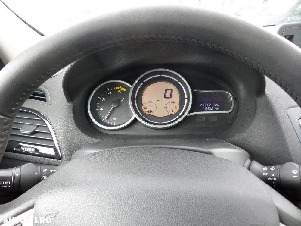 Renault Megane 1.5 dCi Dynamique - 32