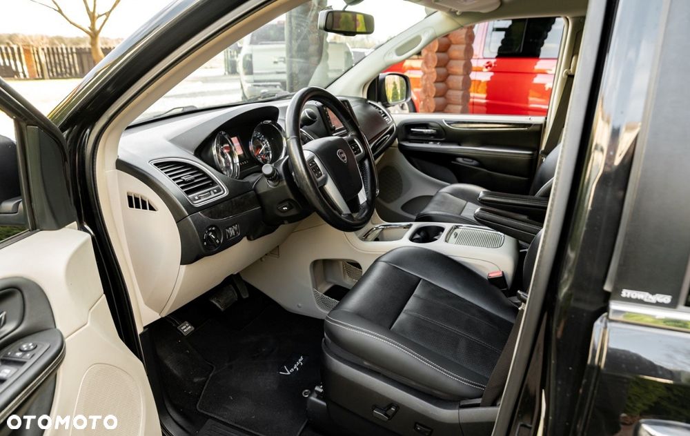 Lancia Voyager 3.6 Platinum - 4