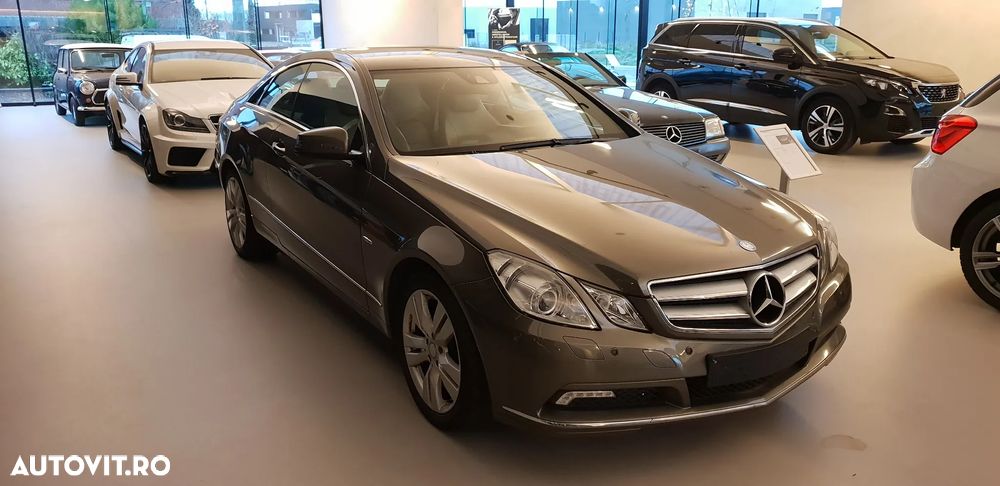 Mercedes-Benz E 220 CDI DPF BlueEFFICIENCY 7G-TRONIC Avantgarde - 2