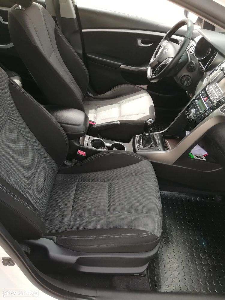 Hyundai i30 CW 1.6 CRDi STyle - 6